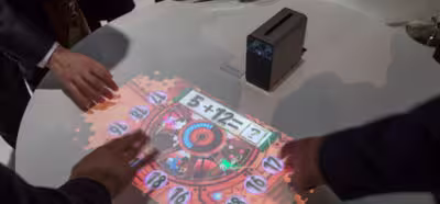 El proyector Xperia Touch convierte cualquier superficie en un dispositivo Android