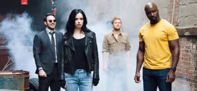 Stan Lee narra el nuevo tráiler de 'Los Defensores', al que se suma un invitado de lujo