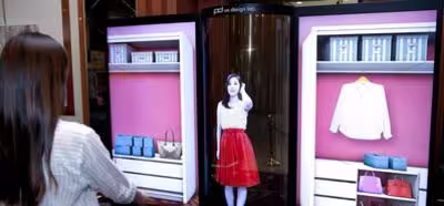 LG muestra una enorme pantalla OLED de 77 pulgadas que es flexible y transparente
