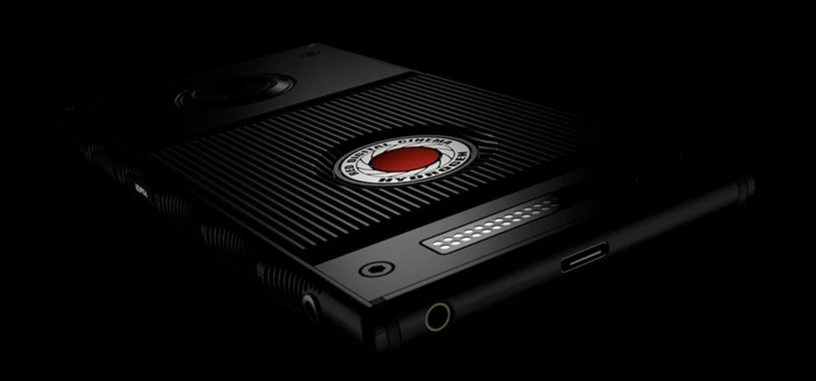 RED anuncia un teléfono de 1595 dólares hecho en titanio con pantalla 'holográfica'