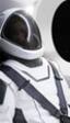 Elon Musk muestra la primera imagen del traje espacial de SpaceX