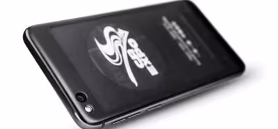 Con el Yotaphone 3 vuelven a apostar por la pantalla trasera de tinta electrónica