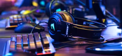 Gigabyte presenta los auriculares AORUS H5 con transductores de 50 mm de berilio