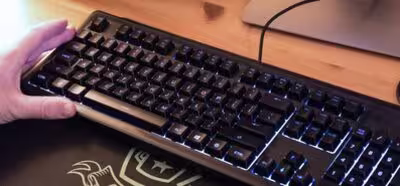 SteelSeries presenta el teclado Apex 150, un teclado de mebrana con aires de mecánico