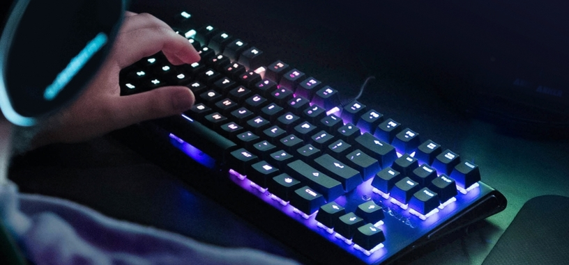 SteelSeries presenta el teclado compacto APEX MX750 TKL