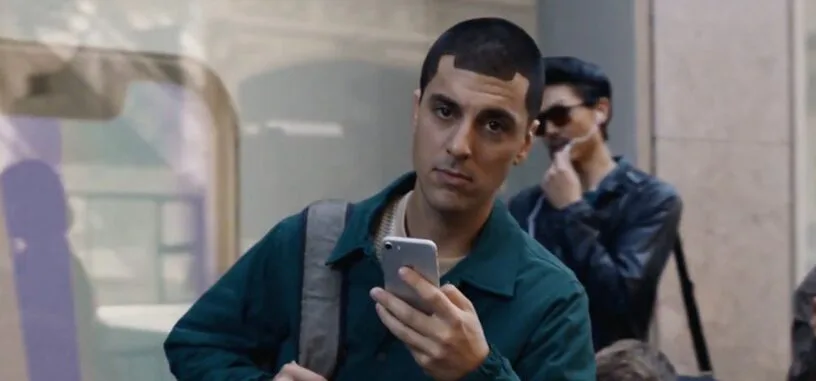 Samsung se ríe del iPhone X, su falta de conector de 3.5 mm y más en este vídeo