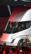 Tesla apuesta por los camiones eléctricos con el Semi y su autonomía de 800 km