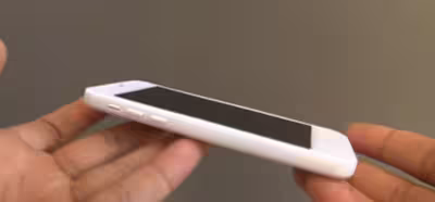 Vídeo de demostración del iPhone 5C en blanco