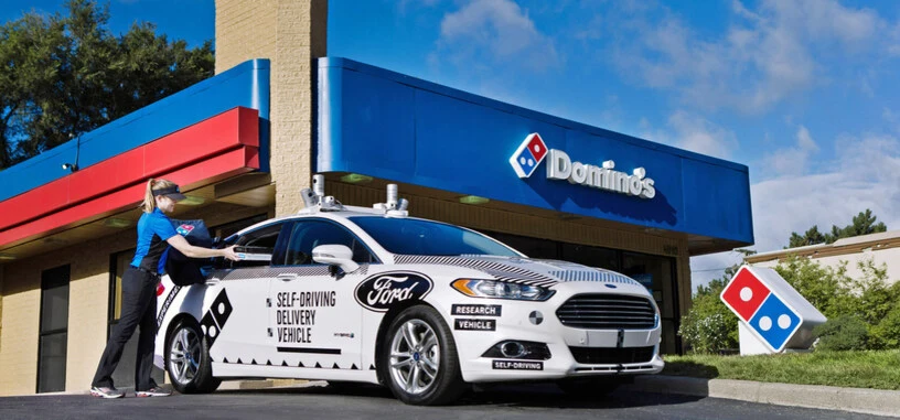 Ford se alía con Domino's Pizza para el reparto de 'pizzas' empleando vehículos autónomos