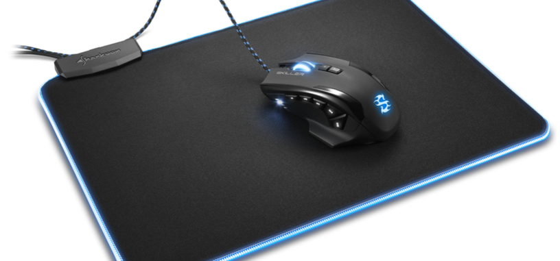 Sharkoon añade iluminación a la alfombrilla de tela 1337 RGB