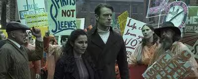 2_altered-carbon-2.avif