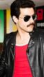 Rami Malek hace que Freddie Mercury vuelva a la vida en el avance de 'Bohemian Rhapsody'