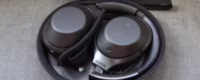 138674-headphones-review-sony-mdr-1000x-review-image2-8og7zktfrr.avif