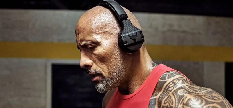 Dwayne Johnson ya tiene sus propios auriculares para entrenar a prueba de sudor