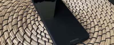 motorola_one.avif