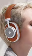 Master & Dynamic presenta los auriculares MW65 con cancelación de ruido activa